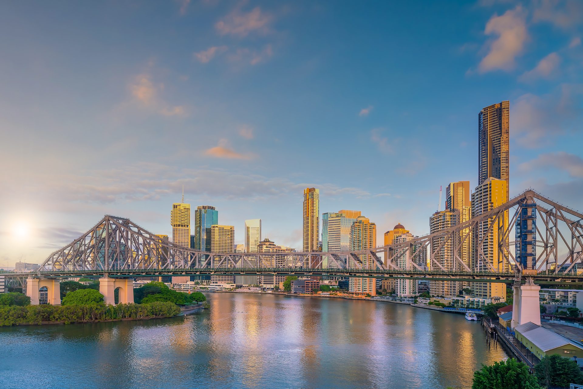Brisbane Story Bridge and CBD skyline — Queensland real estate courses