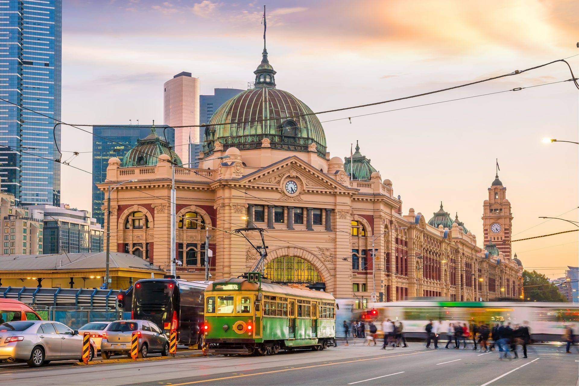 Melbourne Flinders Street Station — Victoria real estate courses